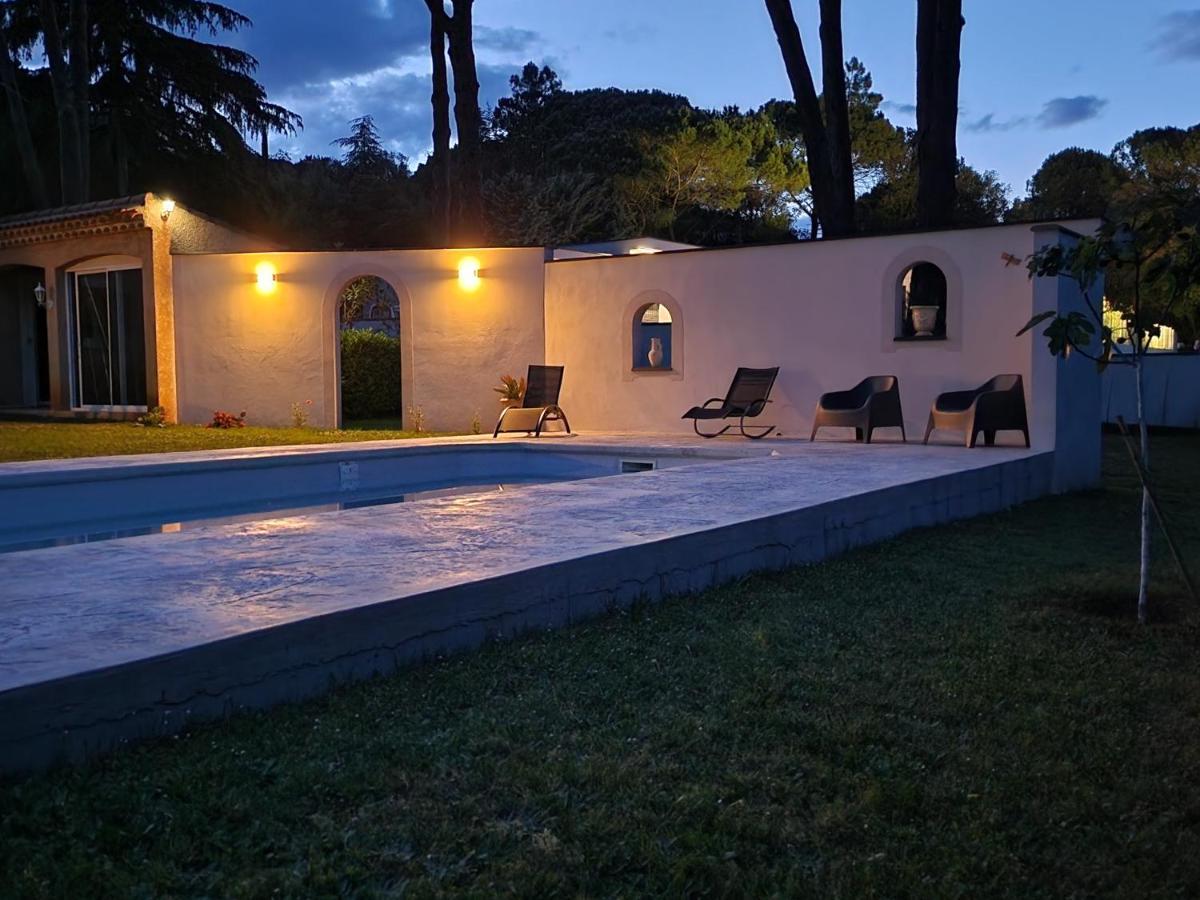 Вилла La Bastide Bleue Андюз Экстерьер фото