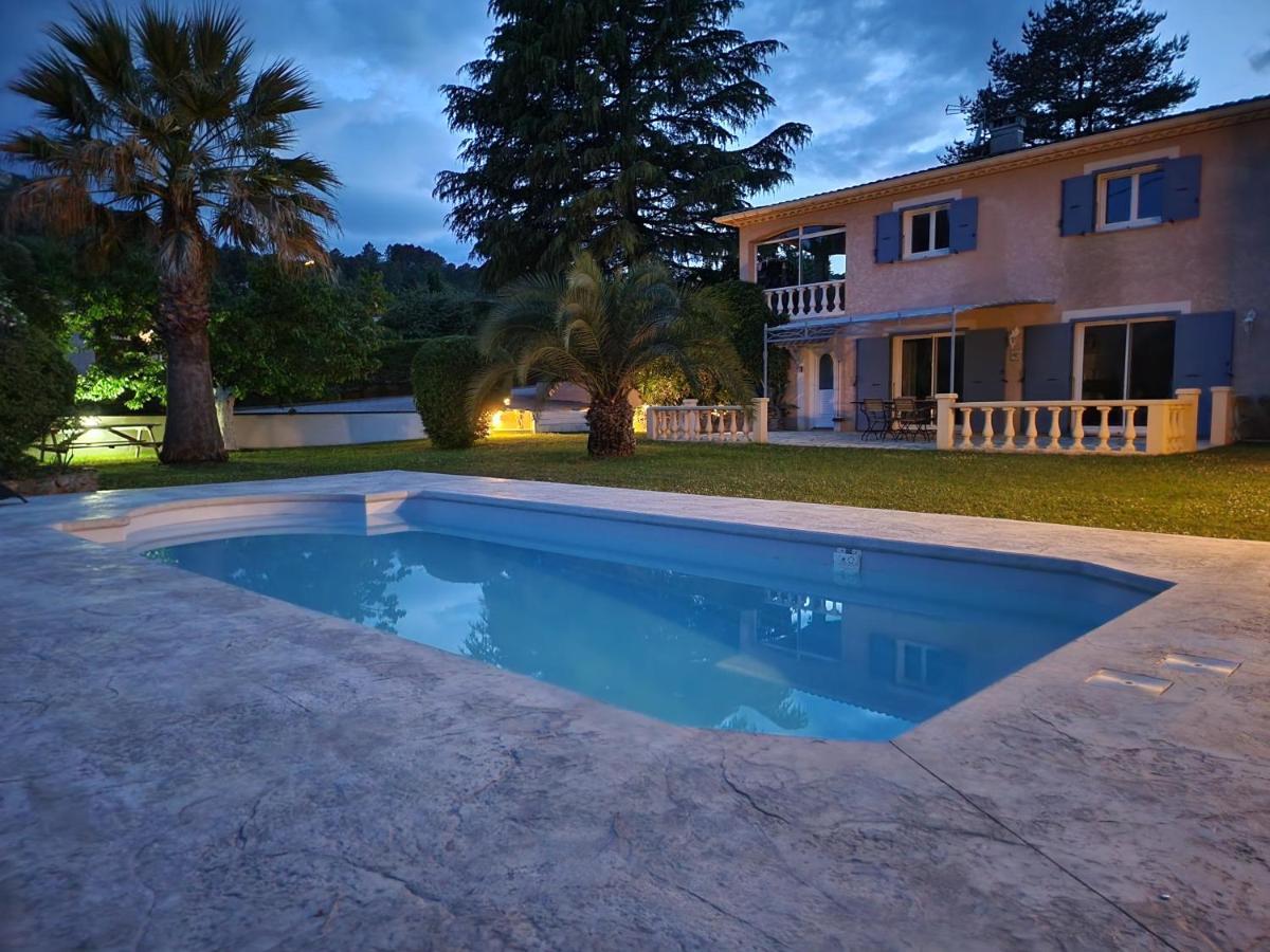 Вилла La Bastide Bleue Андюз Экстерьер фото